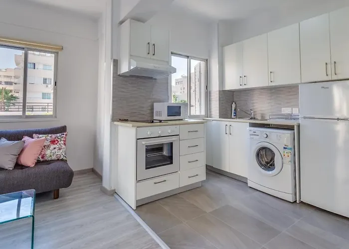 Downtown Apartment *